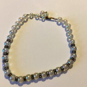 Vintage White Beaded Choker Necklace Women's Costume Jewelry